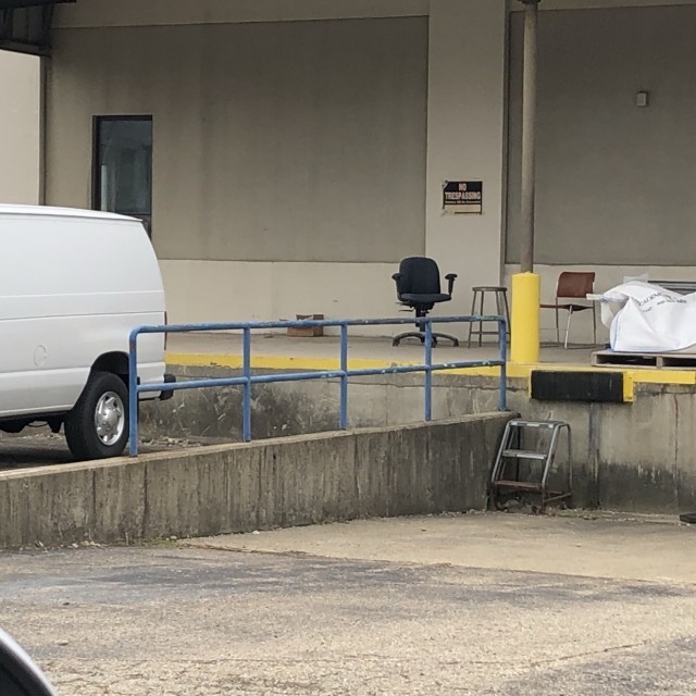 Loading dock to rail