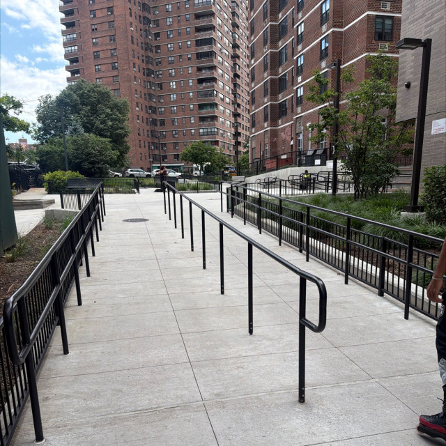 G rails