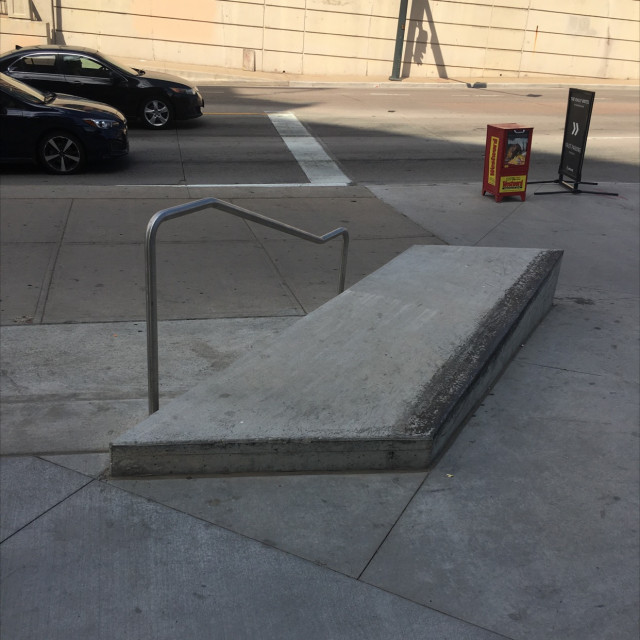 Three stair with ledge