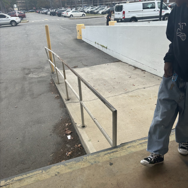 Unf out rail