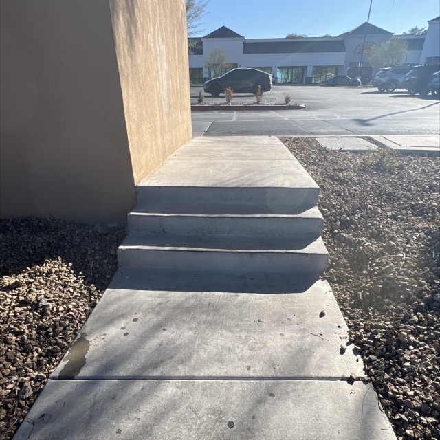 lil curb > 3 stair