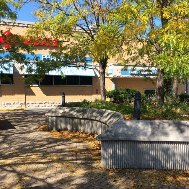 Curved wall ride ledge