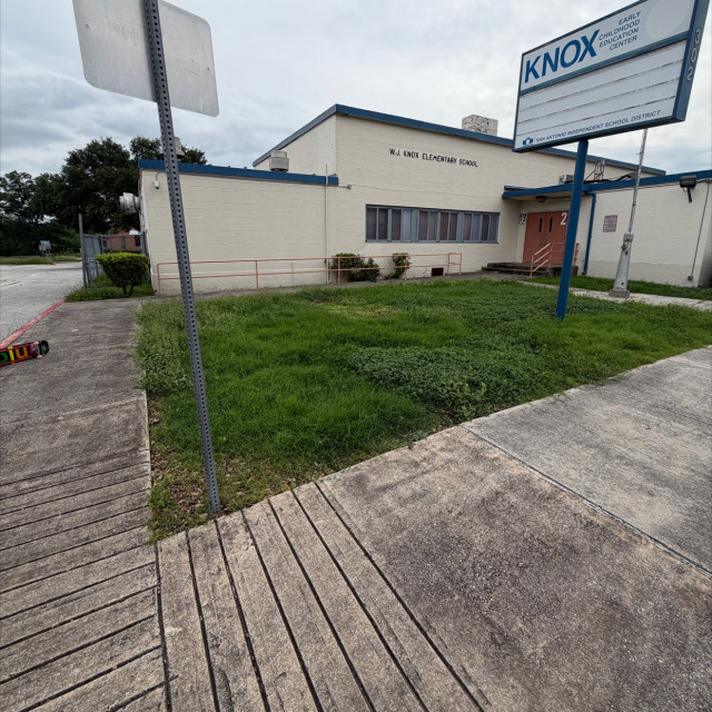 Knox Elementary parking lot and gap great for jumping off 
