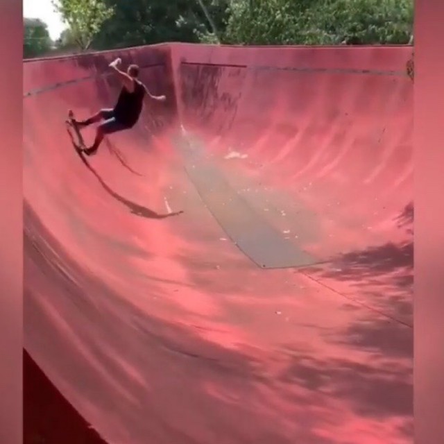 Titanic Red Bowlr At Boardr Skatepark 