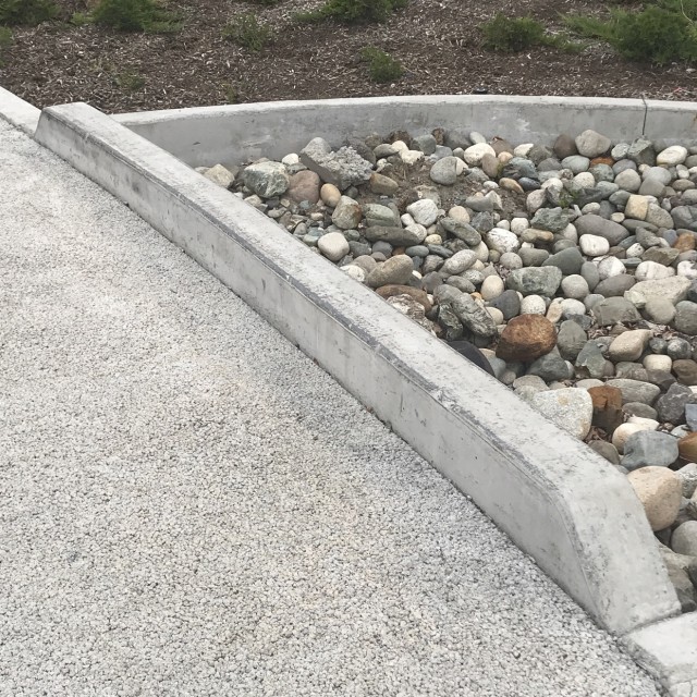 Mini curb rail