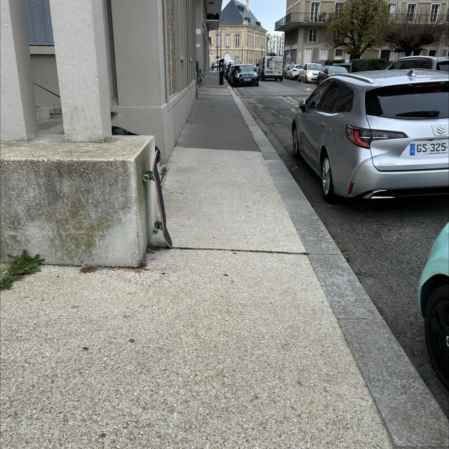 Gap to street