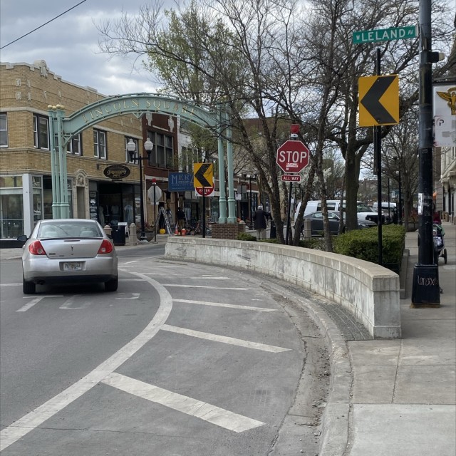 Lincoln square long curved ledge