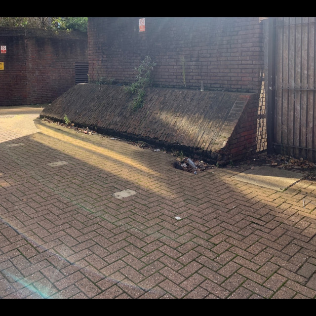 Bank to wall 