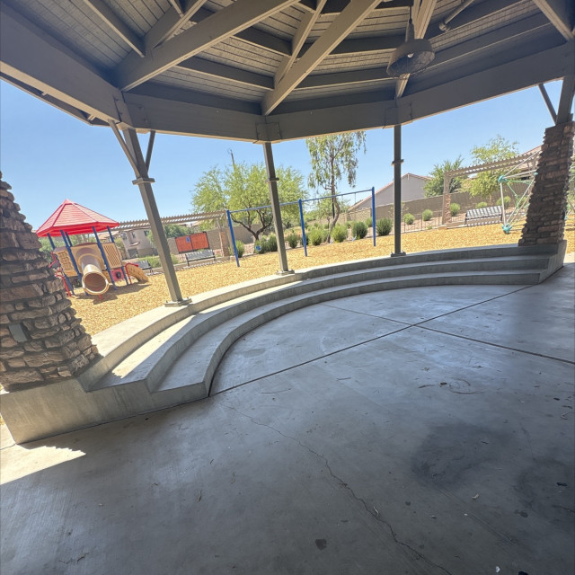 Grind ledge