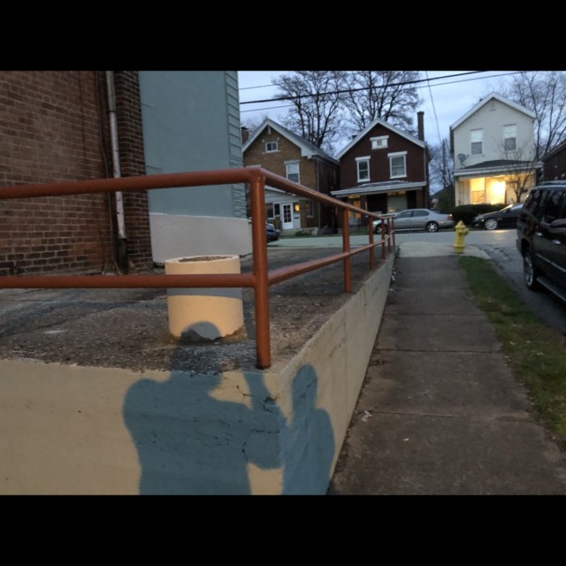Flat rail with an elbow and drop
