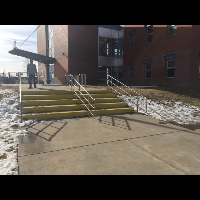 Low round handrails 