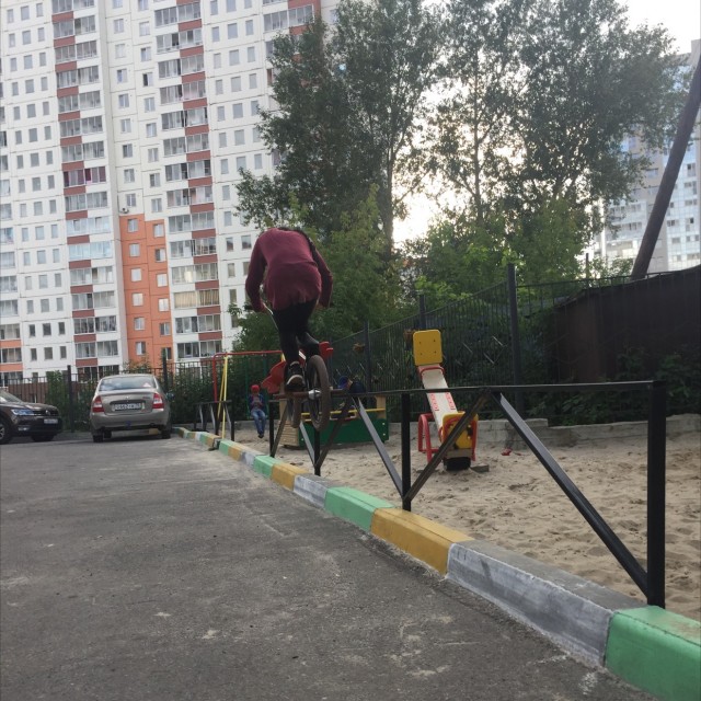 Black rail Ukrainskaya 15