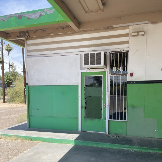 Creepy ass gas station 