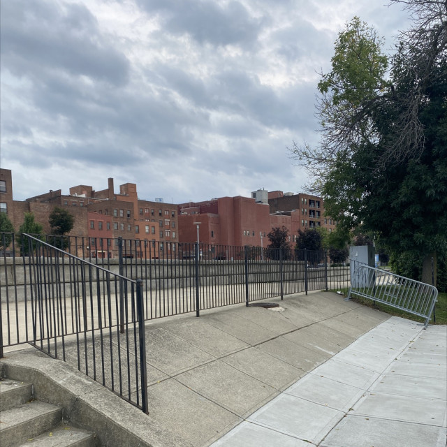 Fence wallride