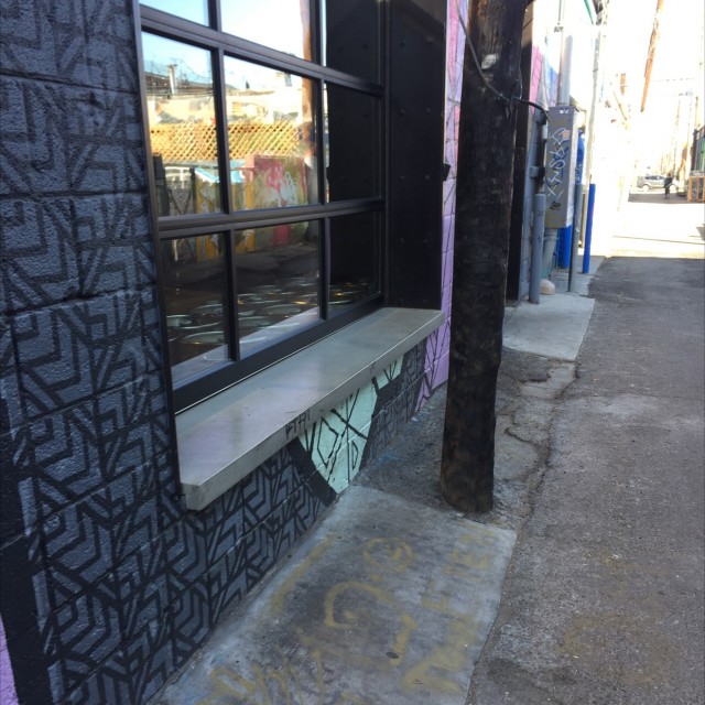 Threaded ledge