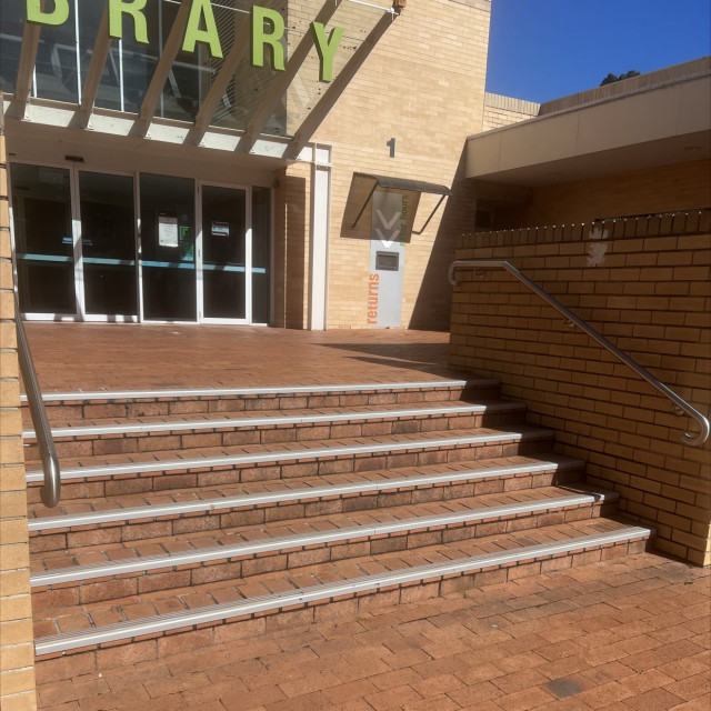 6 stair macauthur uni