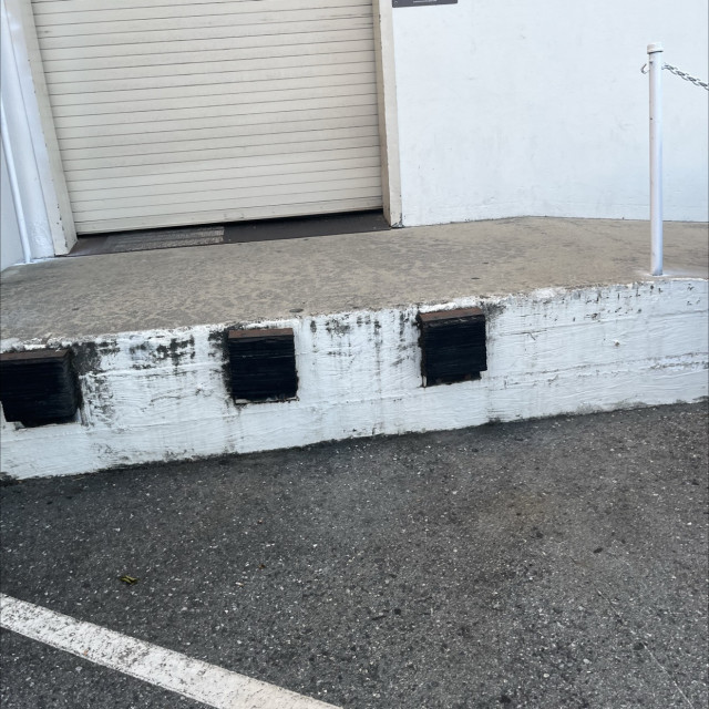 Loading dock