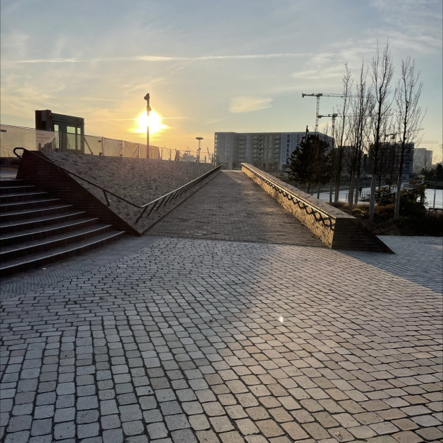 Long ass Handrail and Banks 