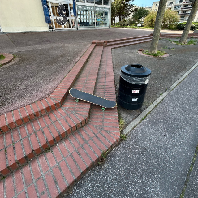 Denature 3 stair (over the trash can would be cooler)