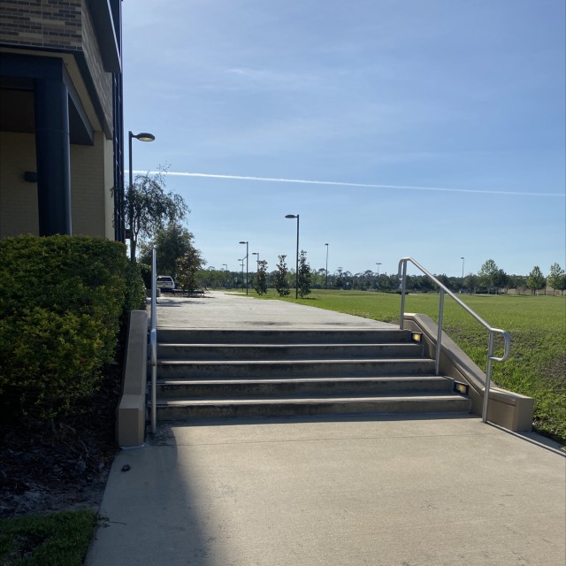 5 stair with small handrails 