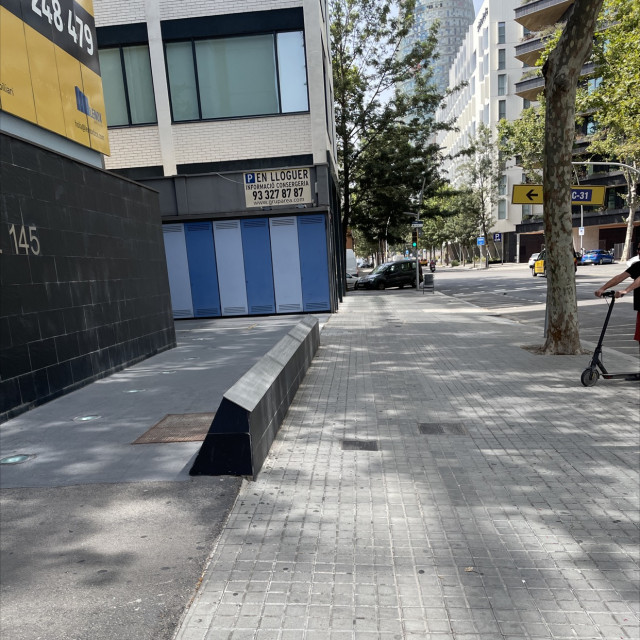Mini ledge 