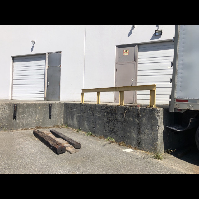 Loading dock 
