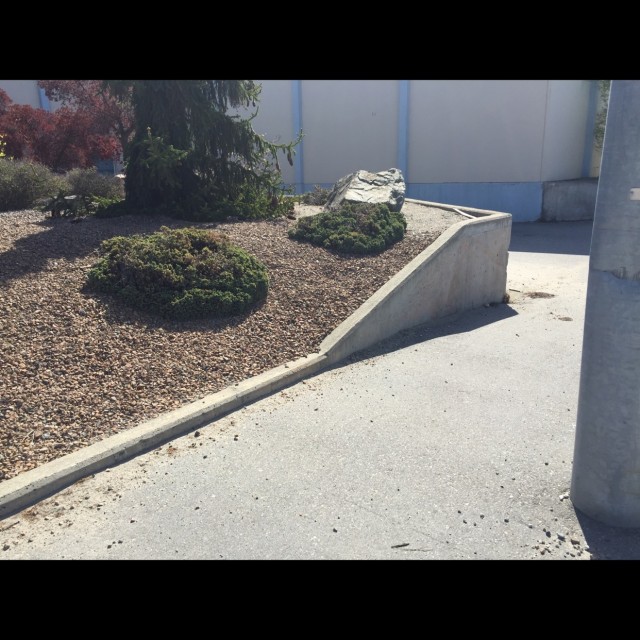 Tire ride wedges or ledges