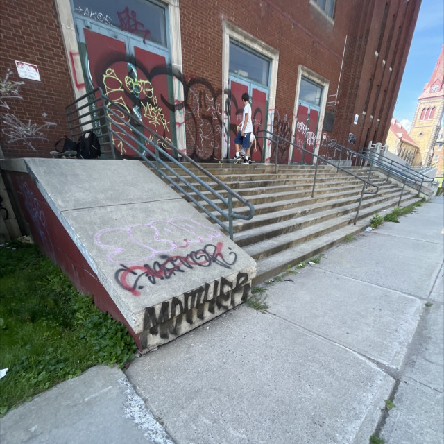 Down ledge to rail