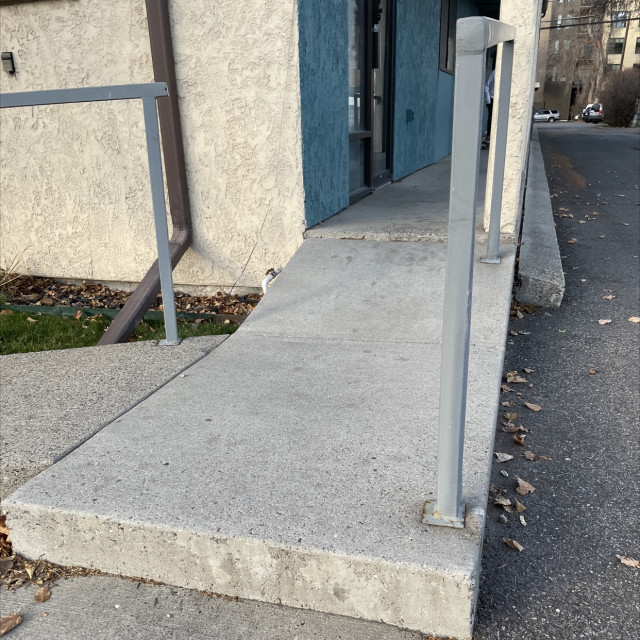 Transition into curb+ bank