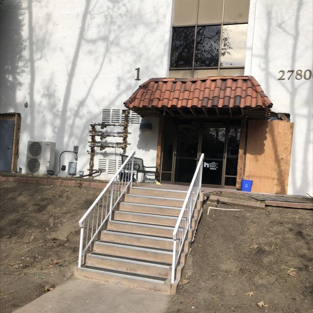 Steep 10 handrail