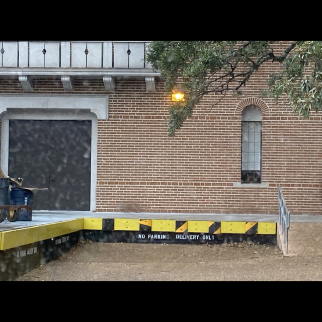 Lil loading dock