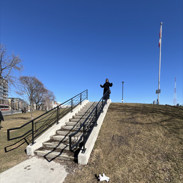 Left or right side handrail 