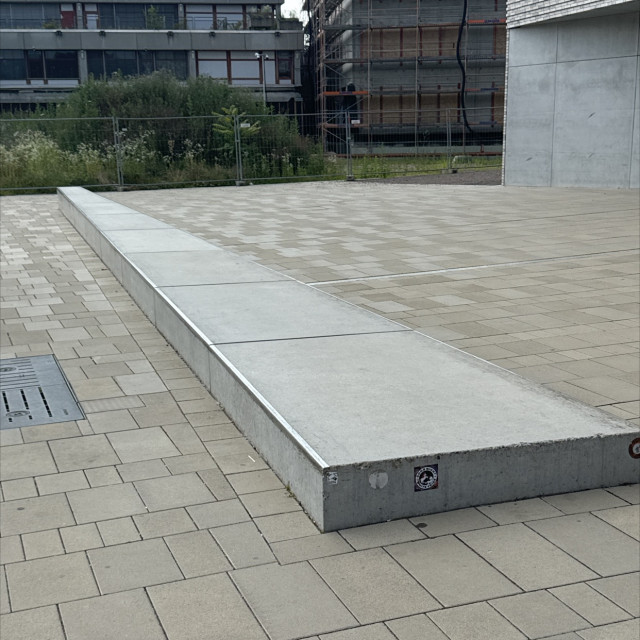 Manuel Pad/curb 