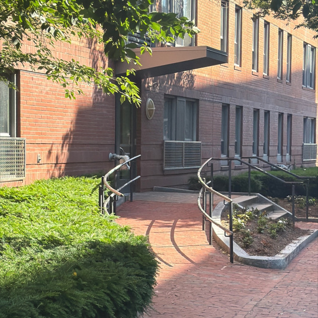 Harrison ave curve rail