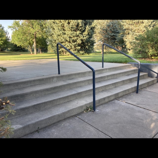 Roiled Moore 4 stair with rail 