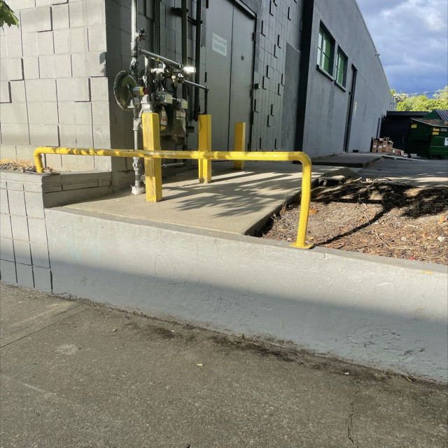 Rail gap