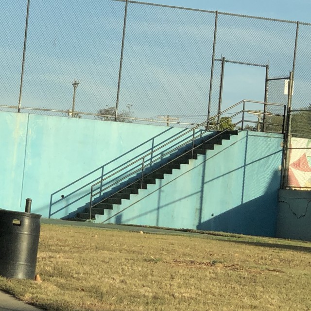Wild lefty rail 