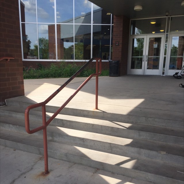 Nice 4 stair with hand rail