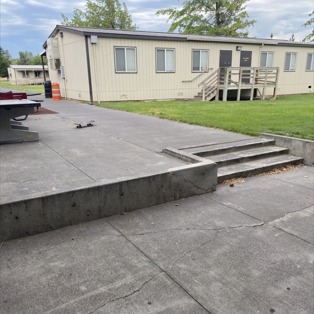 Three stair and ledge