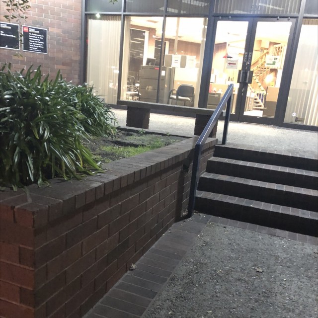 Rail to ledge 
