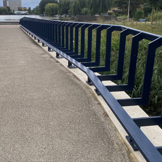 Flat rail 