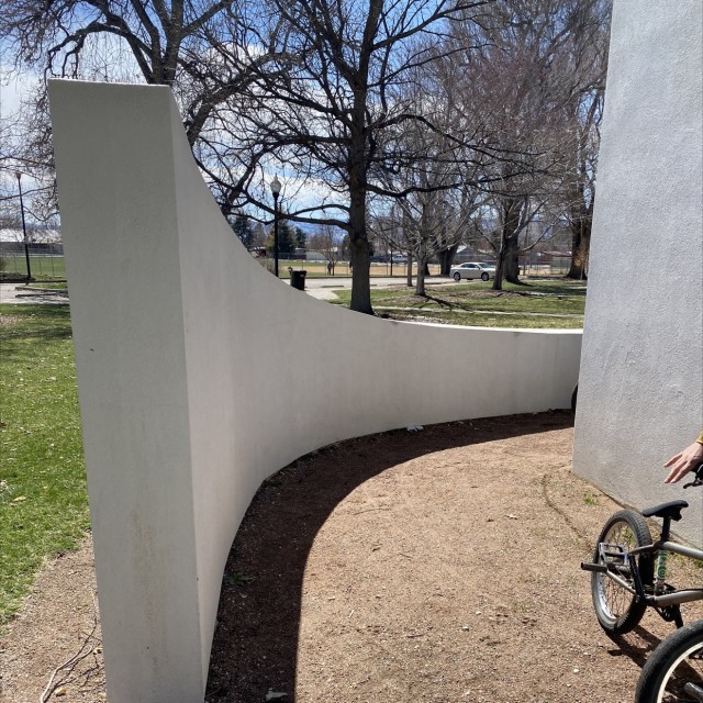 Curvy wall boi 2