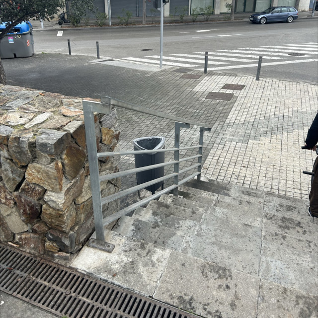 Square downrail