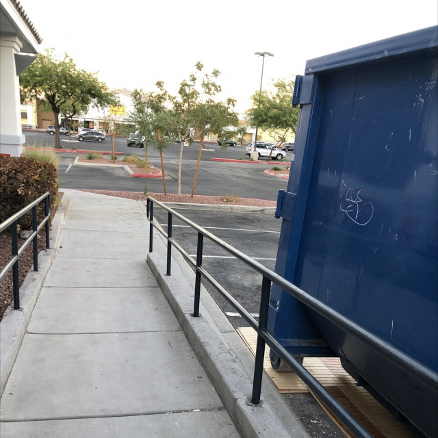 Best Buy rail