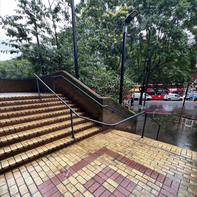 Curve rail kinda 