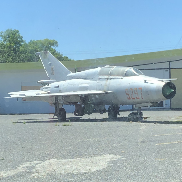 abandon fighter jet