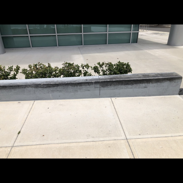 Ledge that gets gradually taller