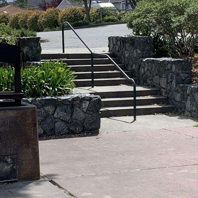 Double kinked rail 
