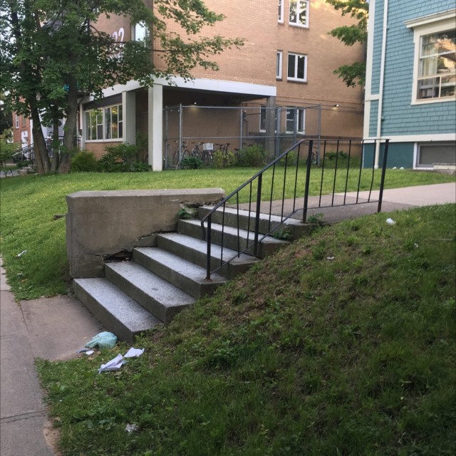 Rail and ledge 