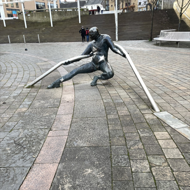Pole jam sculpture